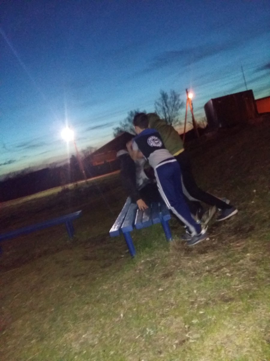 _dangerous_6's tweet image. Гулянкааа😂😂😂