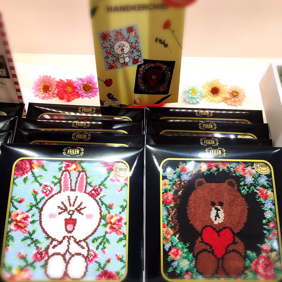 フェイラー Feiler Loverary By Feilerルミネエスト新宿店 フェイラー Line Friendsコラボハンカチ発売 各 2 376 フェイラー銀座本店 ラブラリーバイフェイラーショップ フェイラー公式オンラインショップにて販売 ルミネエスト フェイラー Line