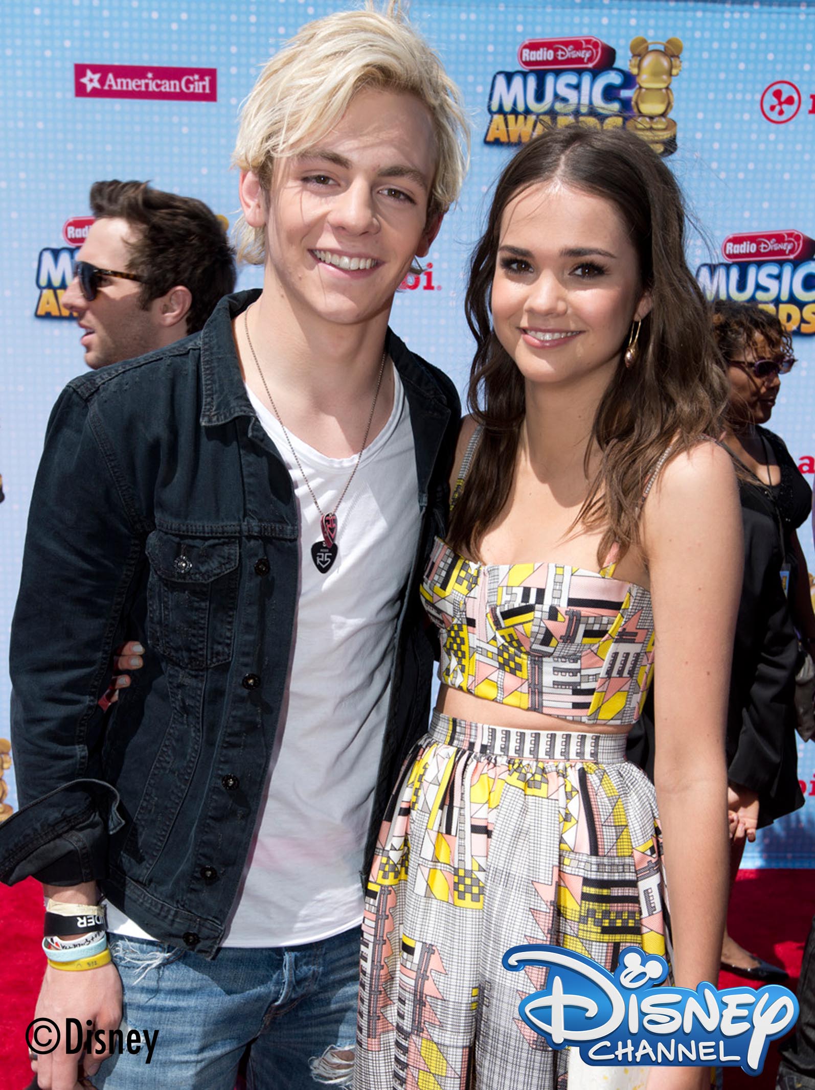 ディズニー チャンネル公式 今週末 Radio Disney ミュージック アワード がアメリカで開催 話題のアーティスト達のパフォーマンスはもちろん 多数のディズニー チャンネル スター達が集結するのも楽しみの一つ 今年は誰が来るかな 画像は過去