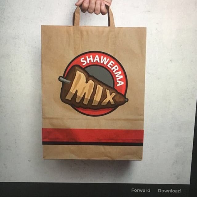 لدينا جميع  انواع  الاكياس الورقيه  والبلاستيكيه