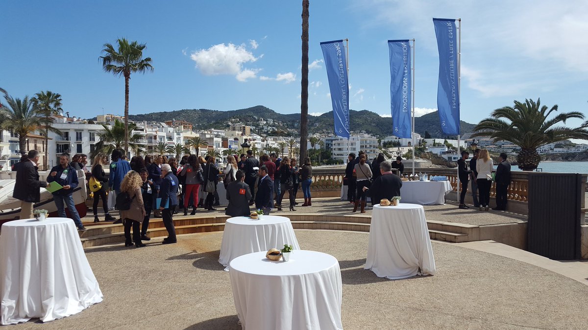 watchity_'s tweet photo. #CreaGarraf mola! Sobre todo el #networking informal con estas vistas! #Watchity #GettingContacts #NodeGarraf #Sitges #FelizViernes https://t.co/rdXTQOQ3Bz