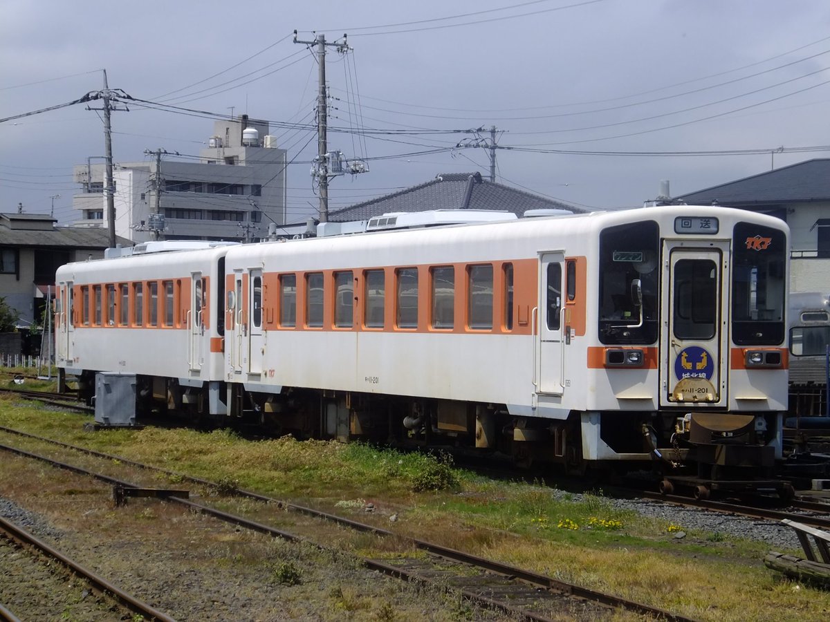 ট ইট র Expressおぅつき ひたちなか海浜鉄道 Part4 キハ5 ミキ300見学後は 部品取用として那珂湊の地 へとやってきた元城北線用のキハ11を撮影 外観は 現役時代と大差はなく今にも走り出しそうな気がするほどの状態です そして毎度お馴染み ギャラリー ট ইট র Expressおぅつき ひたちなか海浜鉄道 Part4 キハ5 ミキ300見学後は 部品取用として那珂湊の地 へとやってきた元城北線用のキハ11を撮影 外観は 現役時代と大差はなく今にも走り出しそうな気がするほどの状態です そして毎度お馴染み ギャラリー