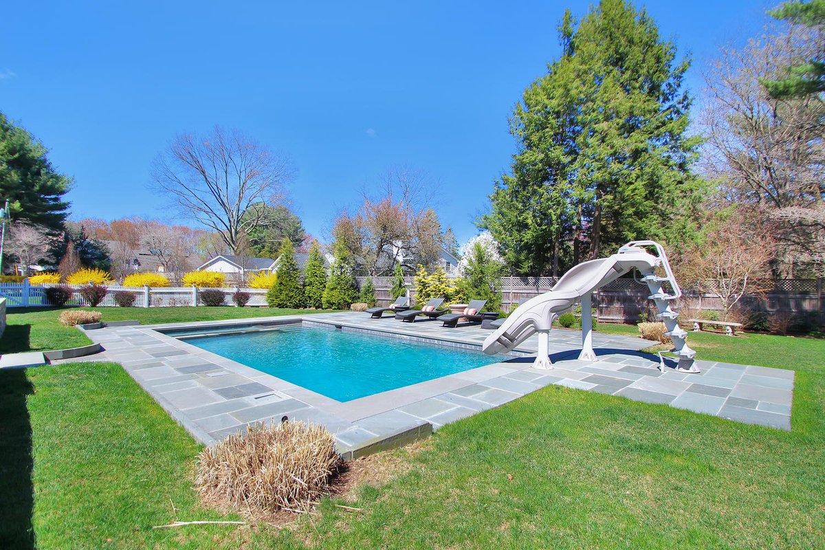 DeirdreAHomes's tweet photo. Incredible details in this Westport home for sale #hometheatre #poolnspa #waterslide #lovemybackyard #4silverbrook https://t.co/QLB5lHC1TL https://t.co/yGHWcYj6JF