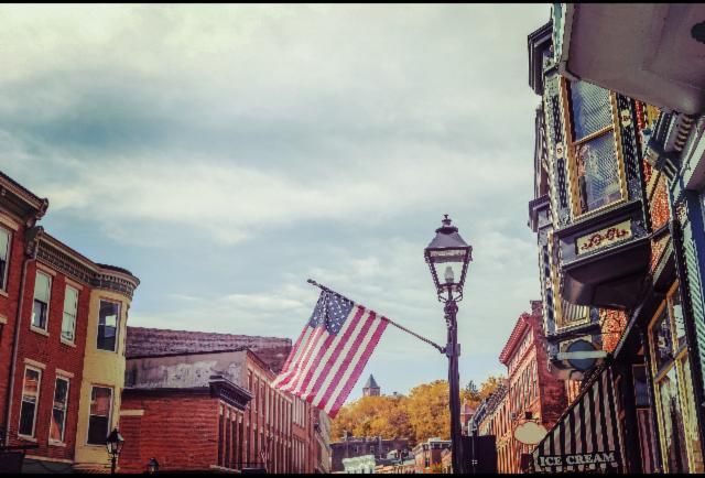 How Main Street Businesses Are Beating Walmart And Amazon At Their Own Game buff.ly/2ppzW3v