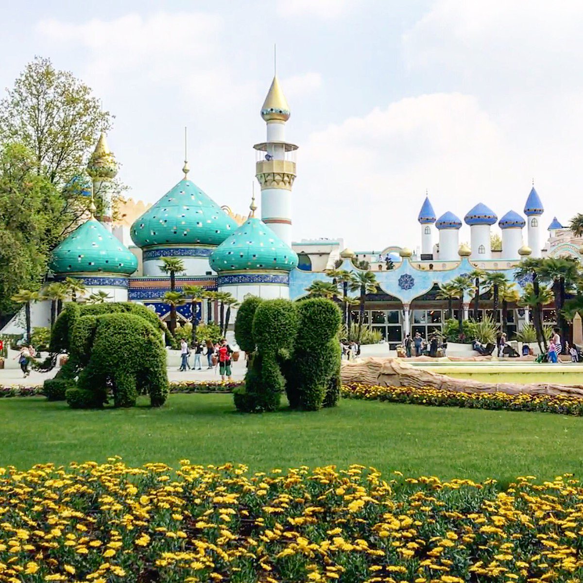 Il sogno di ogni #bambino e non solo è andare a #Gardaland. Consigli #lowcost @gardaland https://t.co/H62XdBgLOB @GroupaliaIT https://t.co/JKASDUqfLT