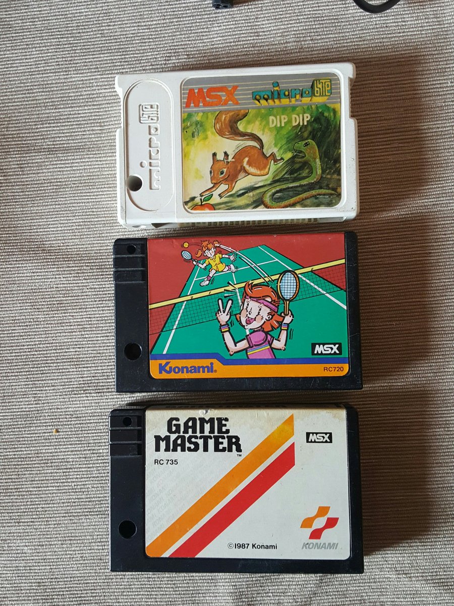raulnogales's tweet image. Me han llegado juguetitos !!! #msx #retro #microbyte @konami