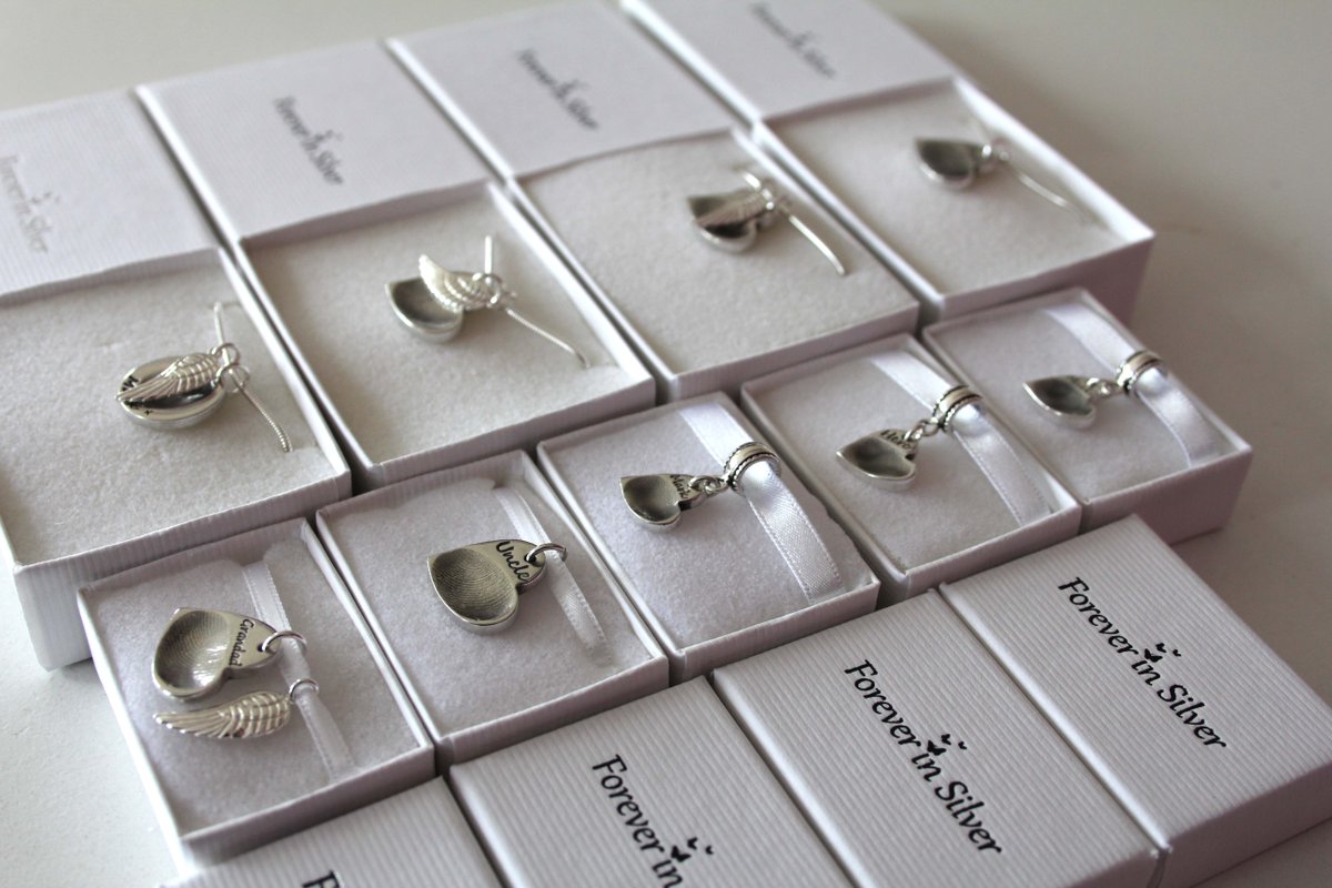 ForeverInSilver's tweet image. Here's another large order leaving our studio this week. #memorial #funeraldirectors #inlovingmemory foreverinsilver.co.uk