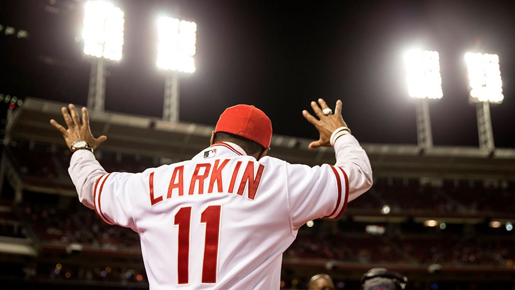 Happy birthday to 1990 World Series champion and National Baseball Hall of Famer Barry Larkin!   