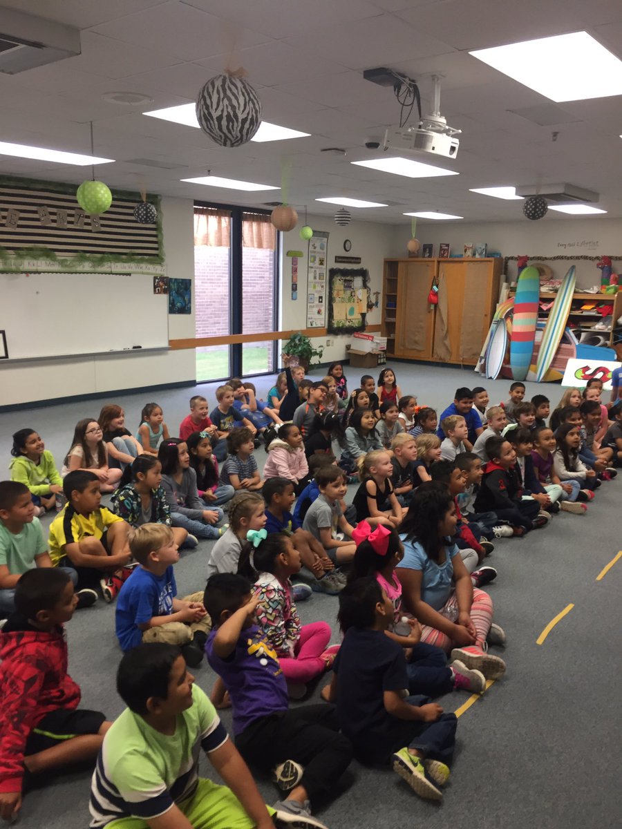 VsanchezEres's tweet photo. Children's Advocacy Center of Granbury visiting our kids!!! #eeslilpirates #standupforchildren #emmaroberson https://t.co/p6To9zSqdE