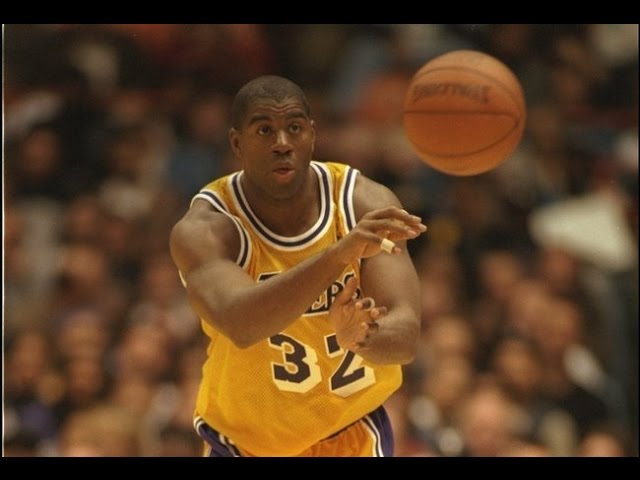 QuickJoinFBall's tweet image. Best Passes in NBA History kji.me/fEVfT