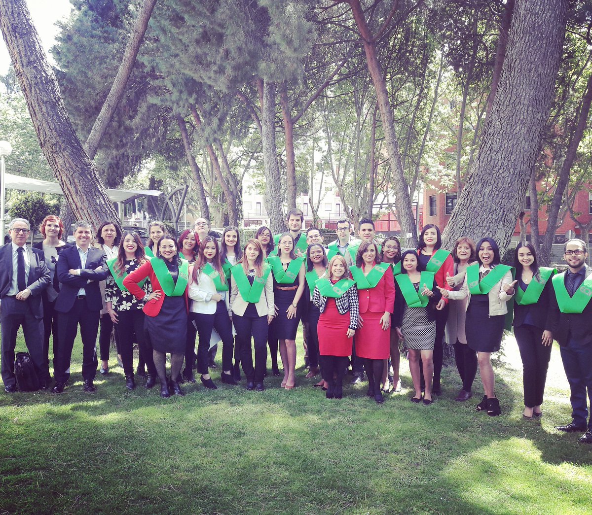 eoi's tweet photo. Hoy clausuramos el período presencial del Master ADE con especialidad y el Master en Energías Renovables (online) ¡Enhorabuena! #somosEOI https://t.co/BkqspwtpCS