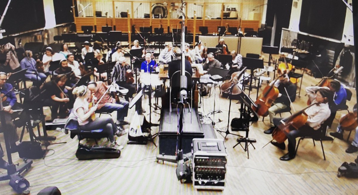 #Praga #Cuerdas #NuevoDisco 
Estoy llorando.