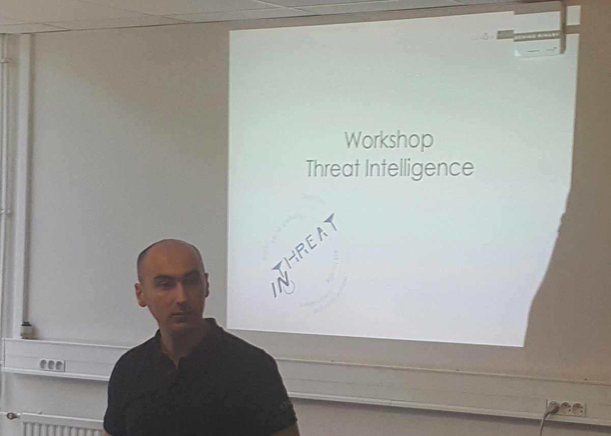 Workshop en cours par <a href="/davidbizeul/">David Bizeul</a> sur la  #ThreatIntel au <a href="/BreizhCTF/">BreizhCTF 2026</a> !