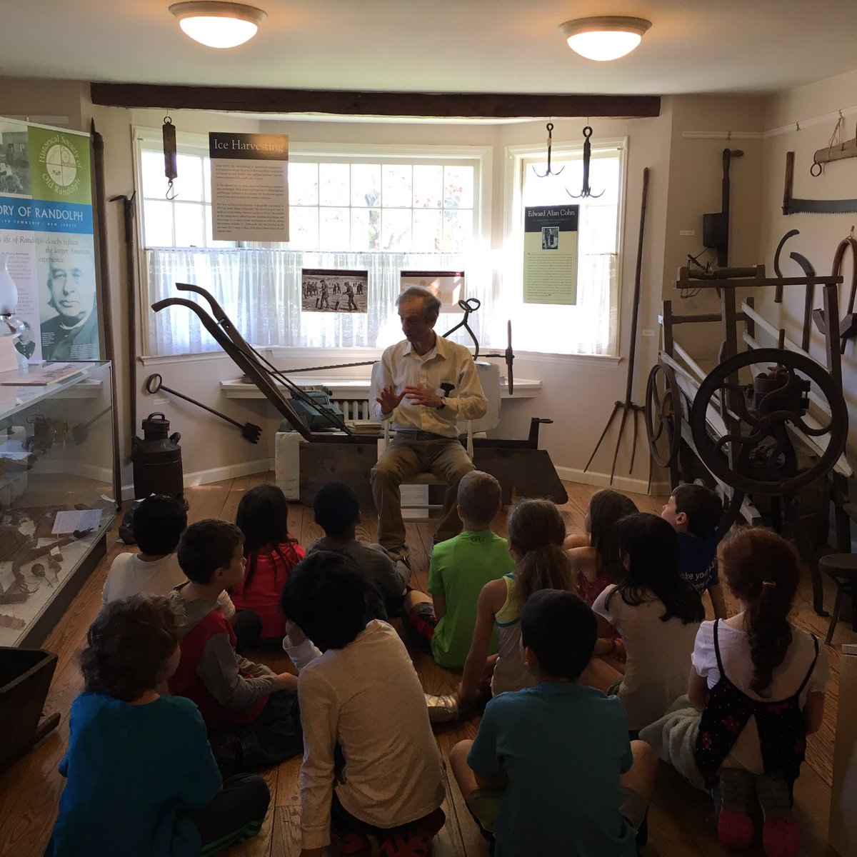 CGgrade2's tweet image. Getting back into the ❤️ of Randolph with 2nd graders at the Randolph Museum. @CenterGroveES