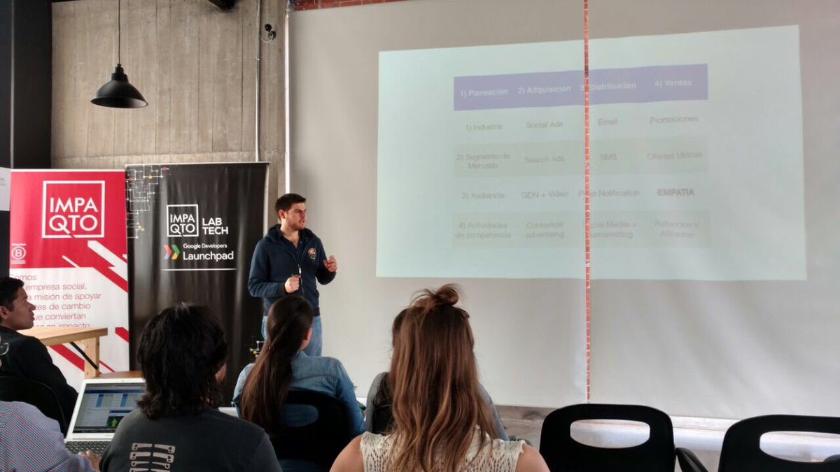 IMPAQTOec's tweet image. Comenzamos la última jordana del #IMPAQTOLabTech con estrategia digital @JojoGiuffra #Google #Launchpad #Start 👩🏽‍💻👨🏻‍💻