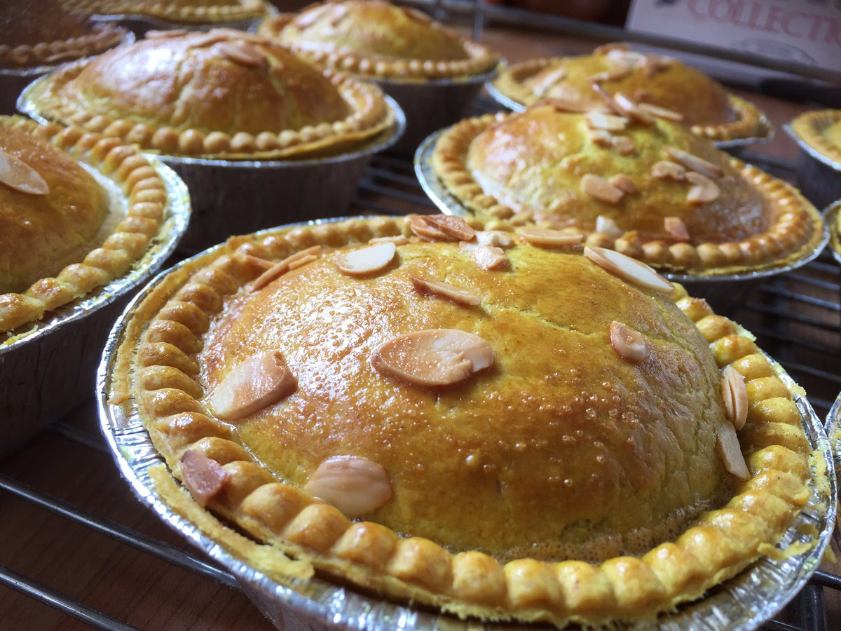 Serious pie crimpin (no G) for <a href="/OrangePipMarket/">Orange Pip Market</a> in Middlesbrough 2moro #seriousjockin <a href="/BBCRadio2/">BBC Radio 2</a>