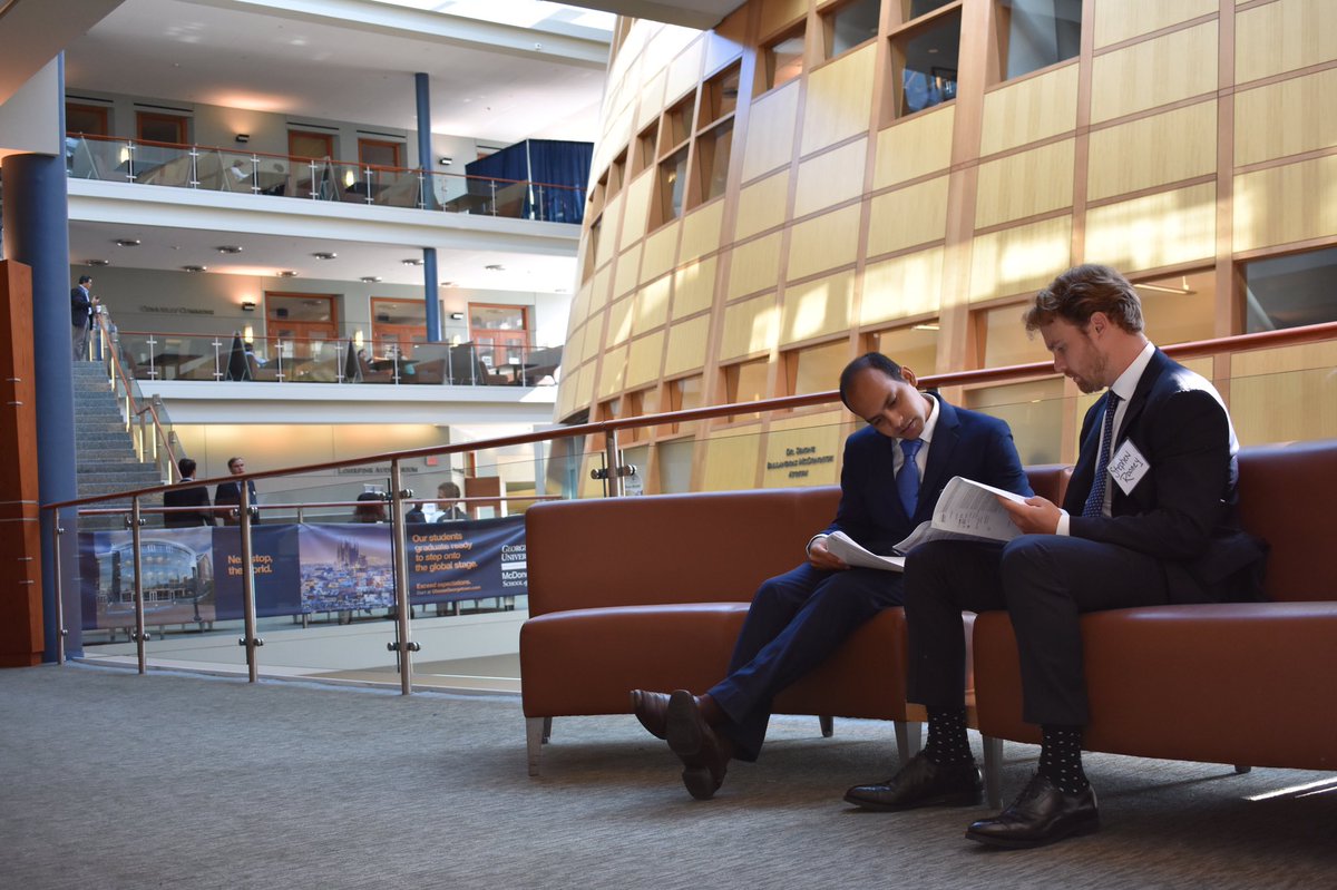 msbgu's tweet image. Students prepping for the cases with their squad. #ExecutiveChallenge