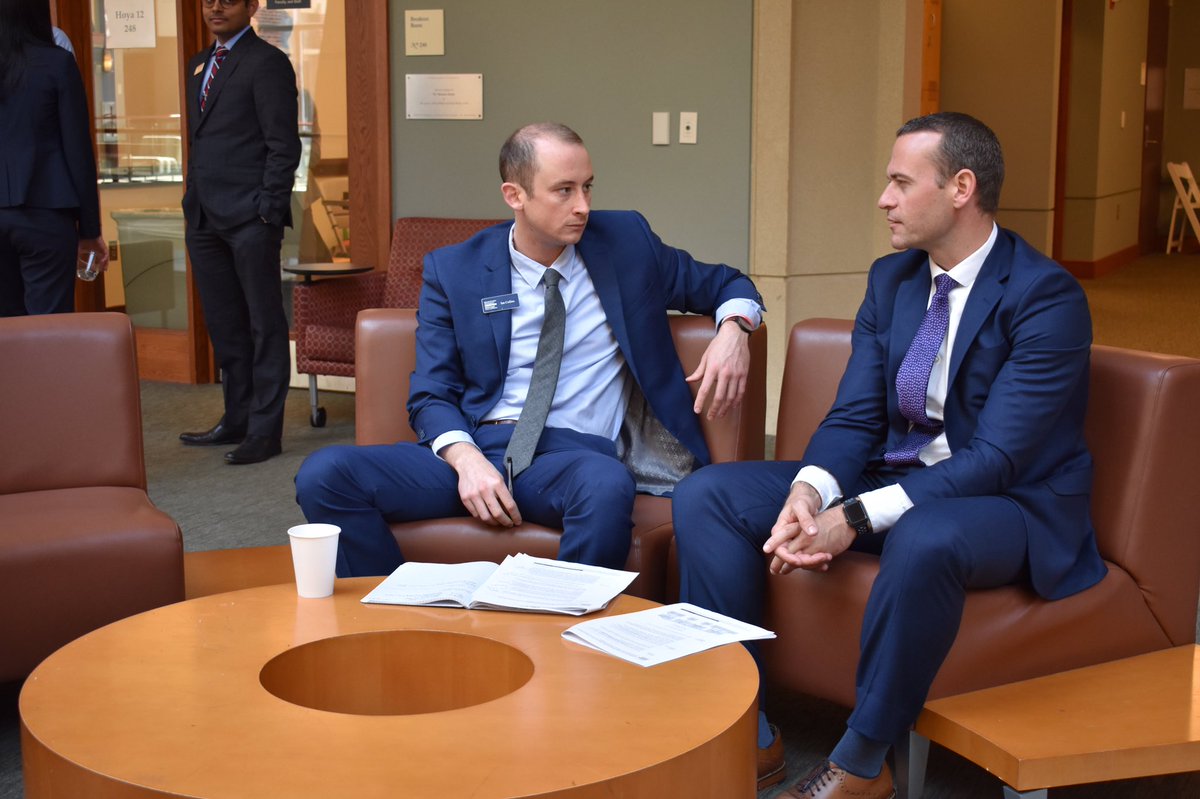 msbgu's tweet image. Students prepping for the cases with their squad. #ExecutiveChallenge