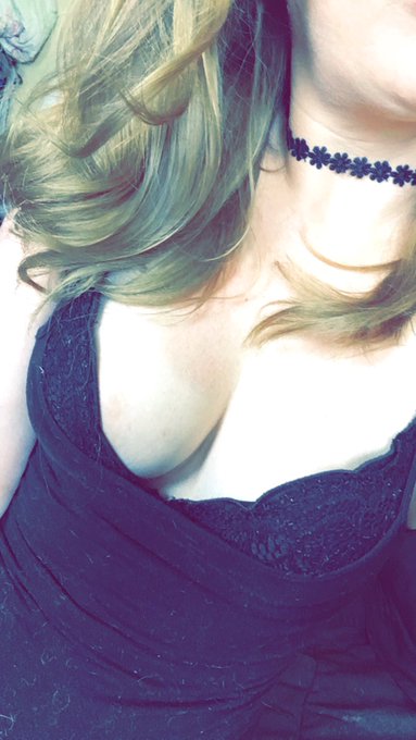 My boobs are on point today ???? https://t.co/RSHc6na2Ba