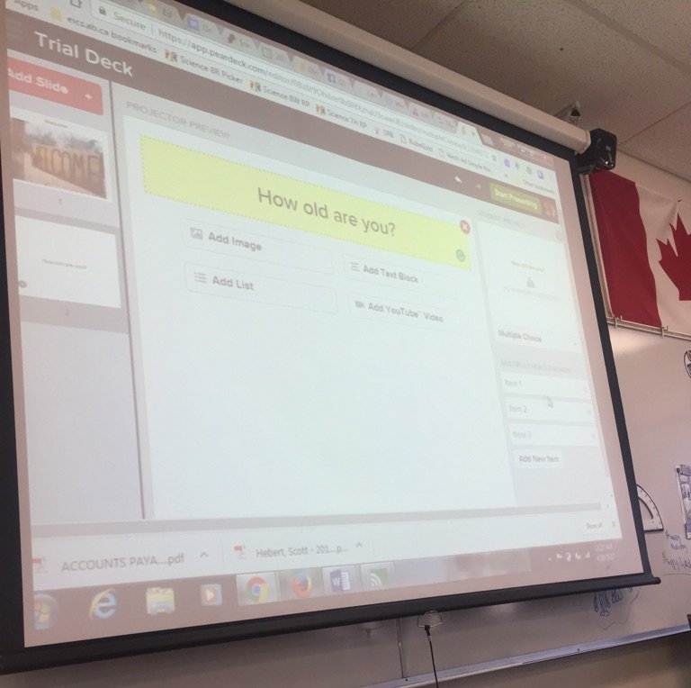 Learning how to create Pear Decks with The Heebs!! Interactive learning in the classroom. #EICSInnovates17 <a href="/eicsTalks/">EICatholicSchools</a>