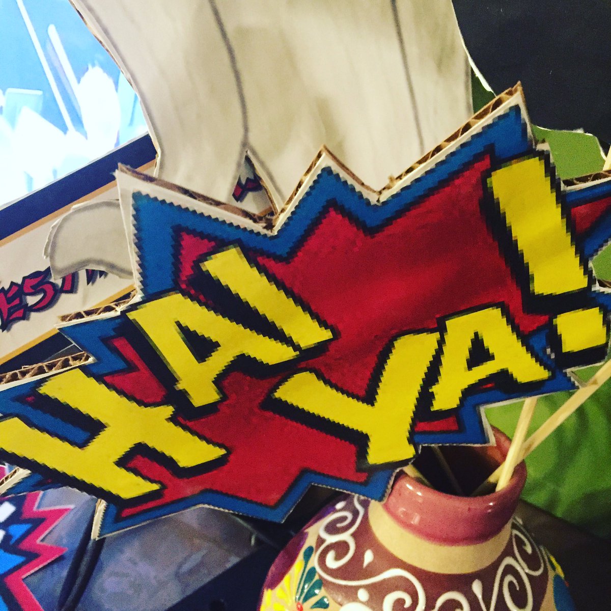 ITS_BonnieG's tweet image. Photo booth fun for our Ss today. Testing week, here they come... They&apos;re ready! #testingNinjas #PantherNT #iamEPISD @Panther_NewTech