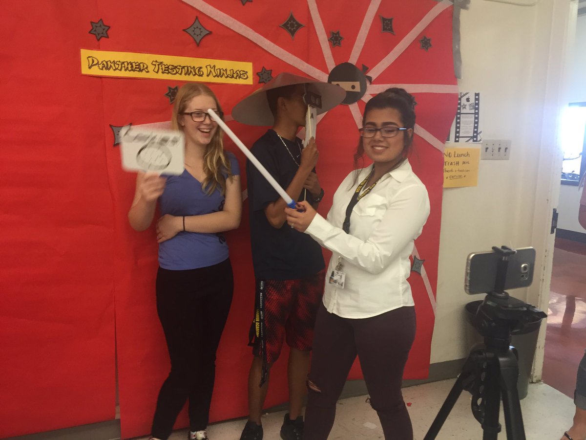 ITS_BonnieG's tweet image. Photo booth fun for our Ss today. Testing week, here they come... They&apos;re ready! #testingNinjas #PantherNT #iamEPISD @Panther_NewTech