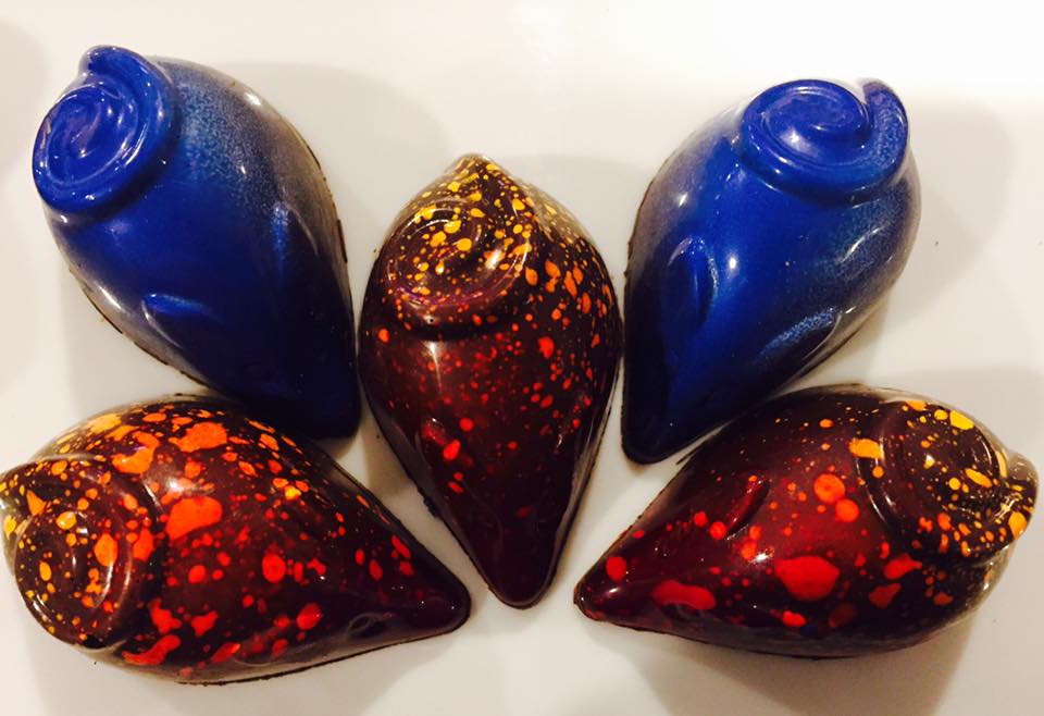 SKYArmory's tweet image. A little sweet, a little spice – it’s all nice at @lune_chocolat_! Try a bite and buy a box at #NightMarketSYR tomorrow! #foodiefriday