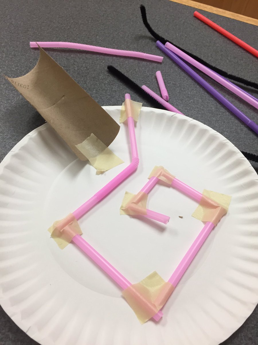 SchellerKinders's tweet image. Lots of creative #problemsolving in #STEAM with @deniseferber 's #firstgraders on this rainy Friday. #ilssc