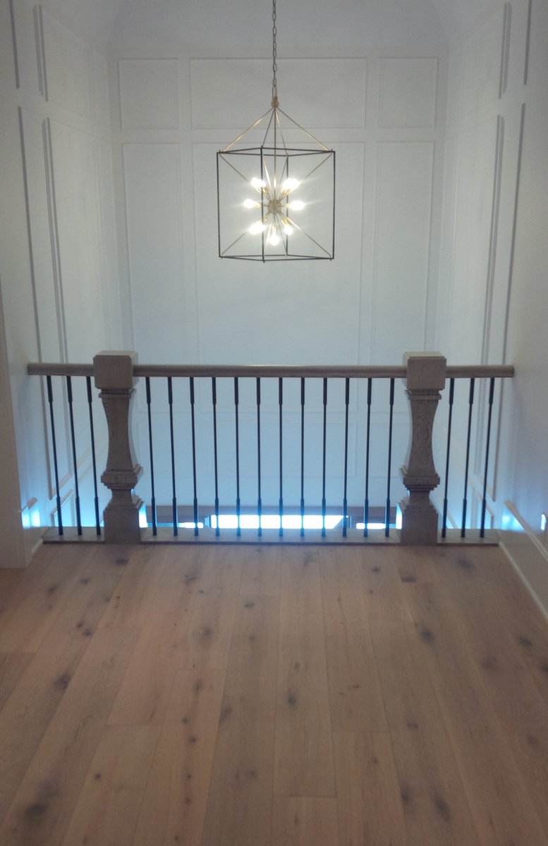 timberwestrails's tweet image. Gorgeous, Let&apos;s admire another Gorgeous Stair completed! #customstairs #interiordesign #whiteoak #showhome #railing