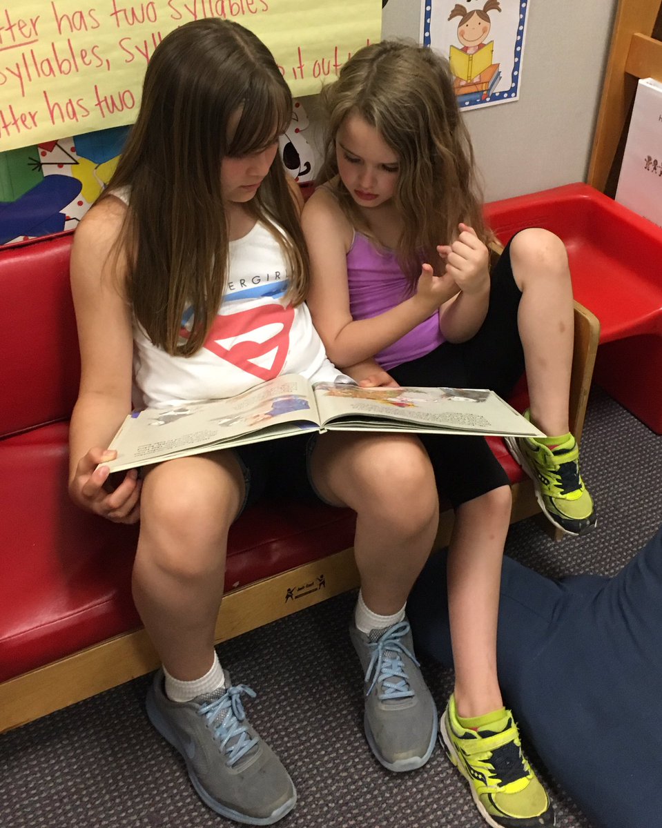 jprideNC's tweet image. There is a buzz of reading and friendship with our book buddies. #wzrdpd