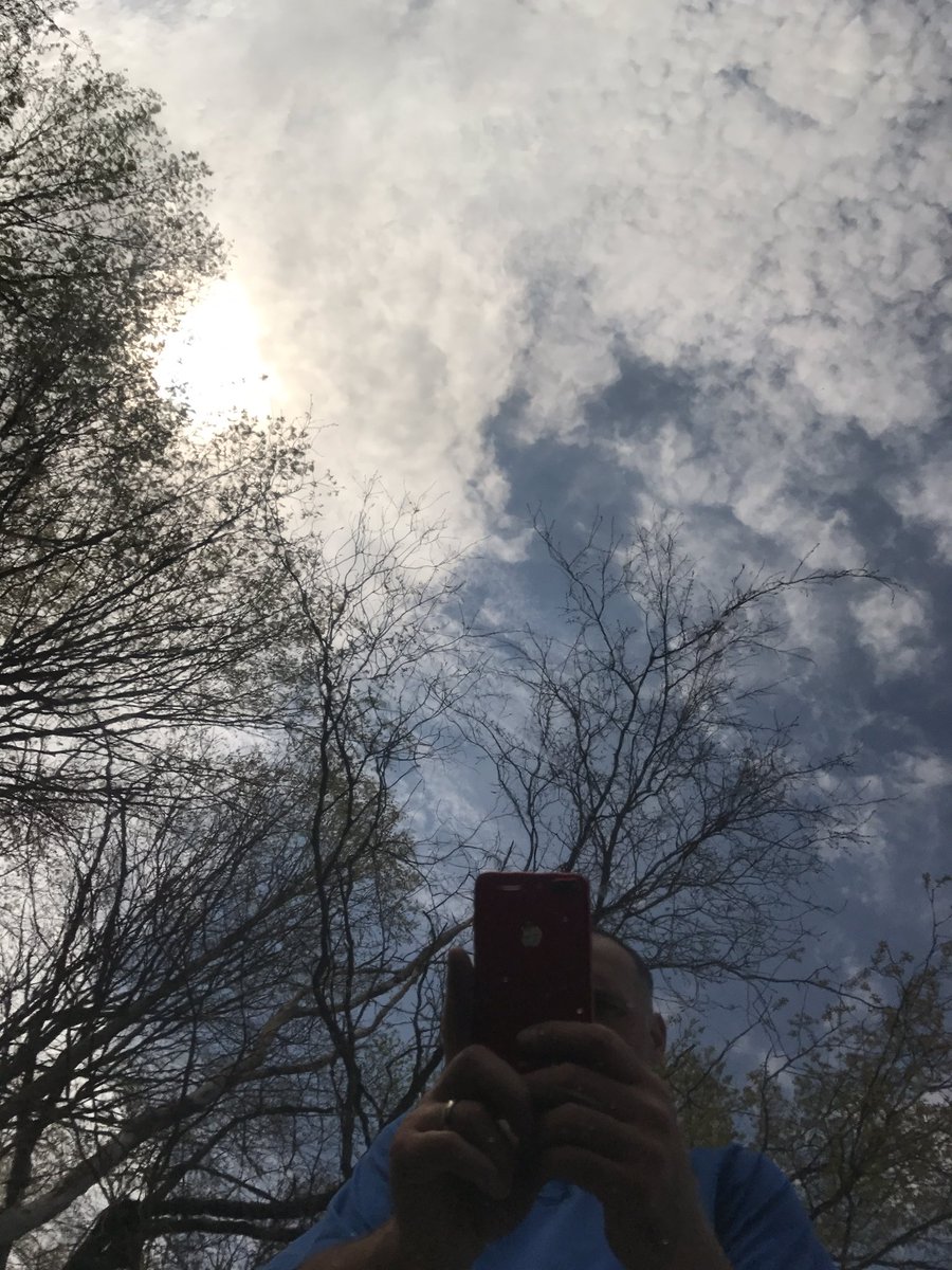 DetailingD's tweet image. now thats a shiny car. hood of black hyundai Accent post polish and wax #detailing #mobile #buffing #wax #Hyundai #pepperell