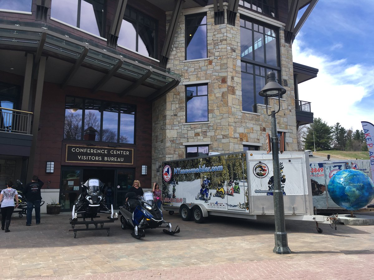 MeetMeinLP's tweet image. The New York State Snowmobile Association conference is in full swing. Check out some of these sleds and groomers! #SLEDNYForum