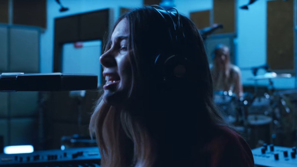 niceound's tweet image. .@HAIMtheband drop new single and video for 'Right Now' &amp;gt;&amp;gt;&amp;gt; youtu.be/z1LLWHroWgA and announce new album called 'Something To Tell You'.