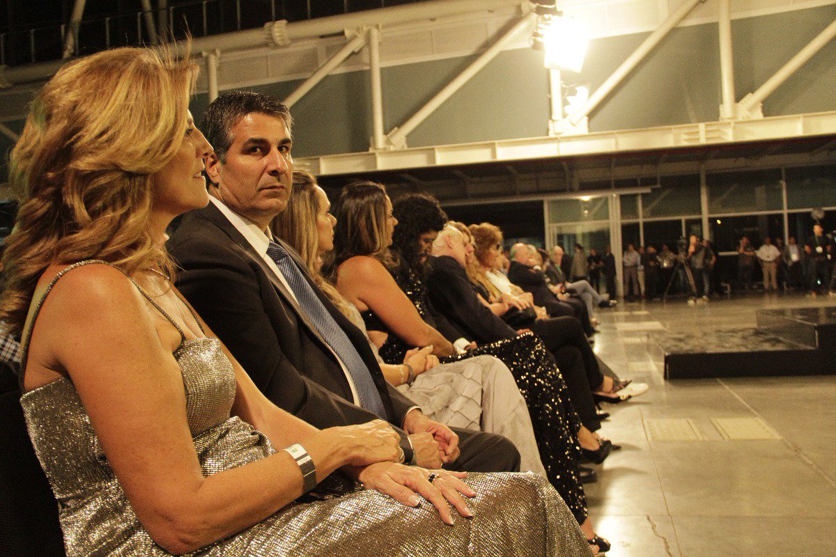 Atletico Nacional On Twitter En Este Momento Sachi Escobar Recibe Un Reconocimiento En Nombre De Nuestro Eterno Idolo Andres 70anosdelreydecopas Https T Co Ulrye2i1hx