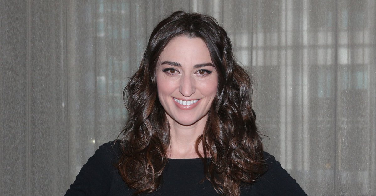 theatermania's tweet photo. .@WaitressMusical's @SaraBareilles to be honored by @CovenantHouse → https://t.co/NYbbDGB0A1 https://t.co/04T4UJb7Zx
