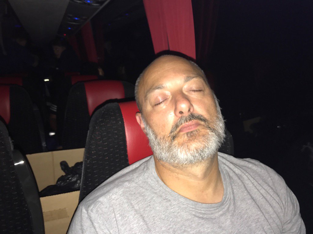 ems_rog's tweet image. Fr Xmas first to sleep on tour😂!
