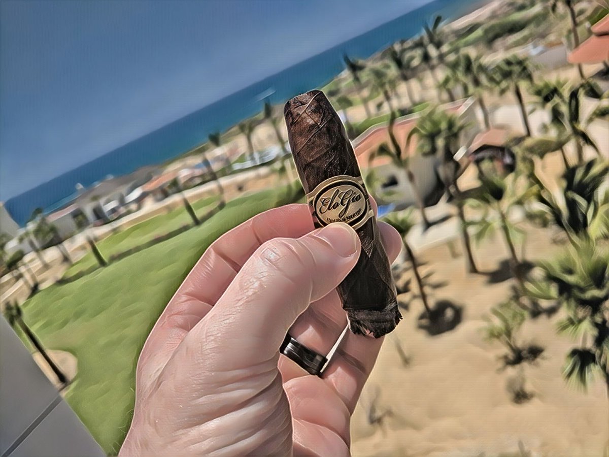 I think these were made to smoke here! <a href="/Elogio_Cigars/">Elogio Cigars</a>