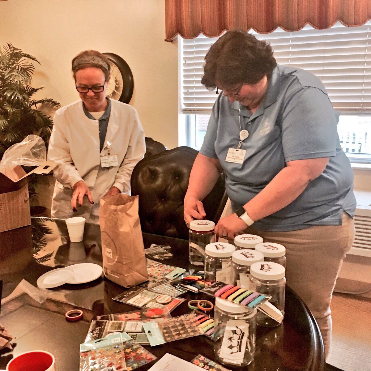 StMaryH's tweet photo. Having fun decorating our OGO jars! #TrilogyOGO https://t.co/xhu0r6mJyE
