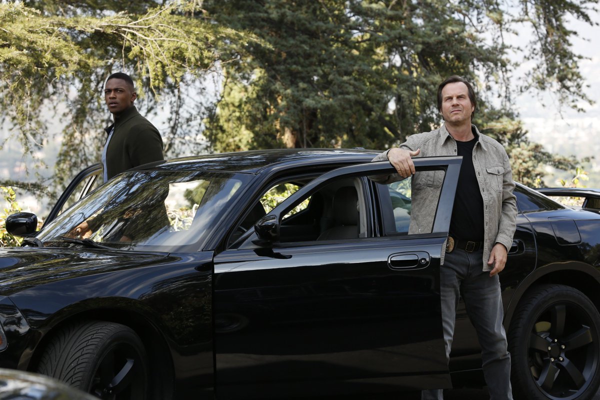 TrainingDayCBS's tweet image. A new #TrainingDay starts now! Stream it live with #CBSAllAccess: bit.ly/2kXJGTi