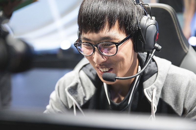 Doublelift is returning to play for TSM: https://dotesports.com/league-of-legends/doublelift-returns-to-team-solomid-summer-split-pro-play-14383 …