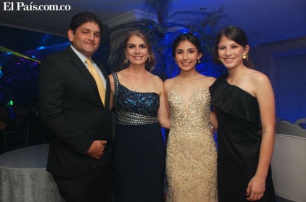 #Cumpleaños Así fue la fiesta de quince de Ana Sofía Navia. Encuentra todas las fotos aquí: goo.gl/y0a6sZ