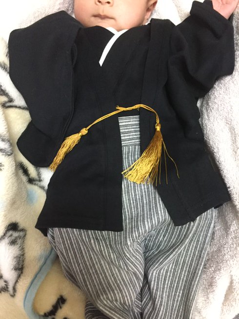 レビュー 西松屋 ベルメゾンよりお得な女の子用の袴風ロンパース Libloom