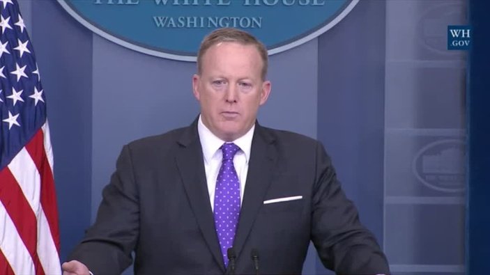 PeterBordes's tweet image. Spicer Deflects Blame Surrounding #MichaelFlynn buff.ly/2oHl7wr #SpicerFacts