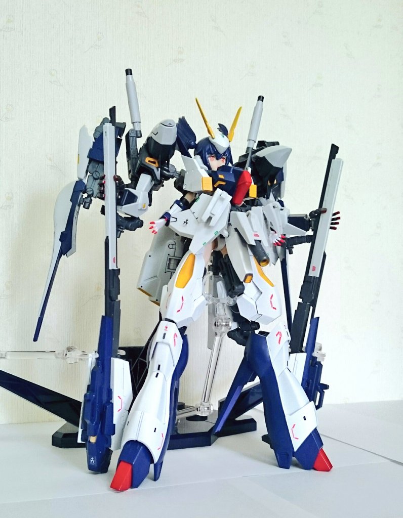 ハイゼンスレイⅡ・ラー
ついに完成です!!
ウーンドウォートとの合体機構、分離飛行形態、ウィンチユニット・コンポジットシールドブースターの自立飛行など、色んな要素を織り交ぜて、ついにここまで来ました!

#フレームアームズ・ガール
#ガンプラはどんな自由な発想で作ってもいいんだ 