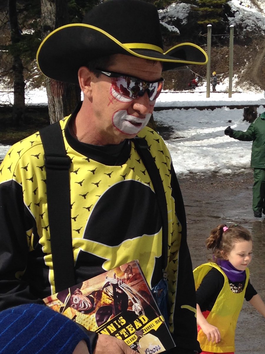 Look who popped in on our #EarthPlay event-<a href="/KRAProRodeo/">KRA Pro Rodeo</a> clown Dennis Halstead. Thanks for dropping by our 'nature rodeo'! #Crowsnestpass.