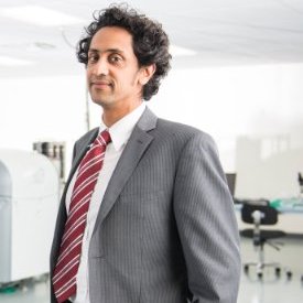 CyrChristina's tweet image. Honored to get to meet Shaun Arora of @MakeinLA at @marcbarros&apos; #HardwareWorkshop He suggested a woman doing a similar device in TX! Yes!