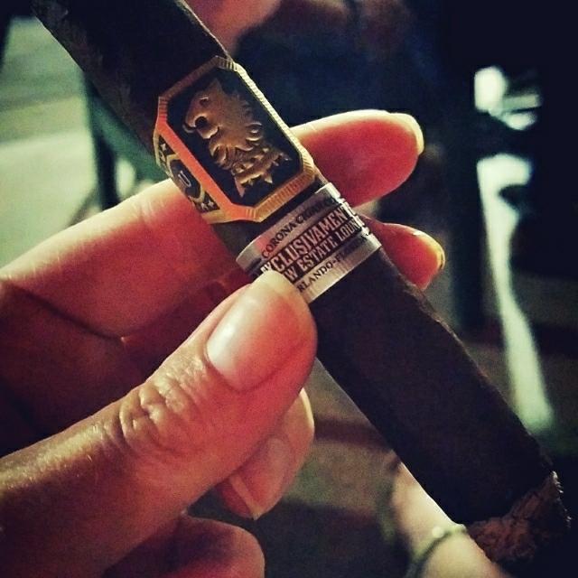 I just smoked an Undercrown Box Pressed Toro on @drewdiplomat! #DE4L