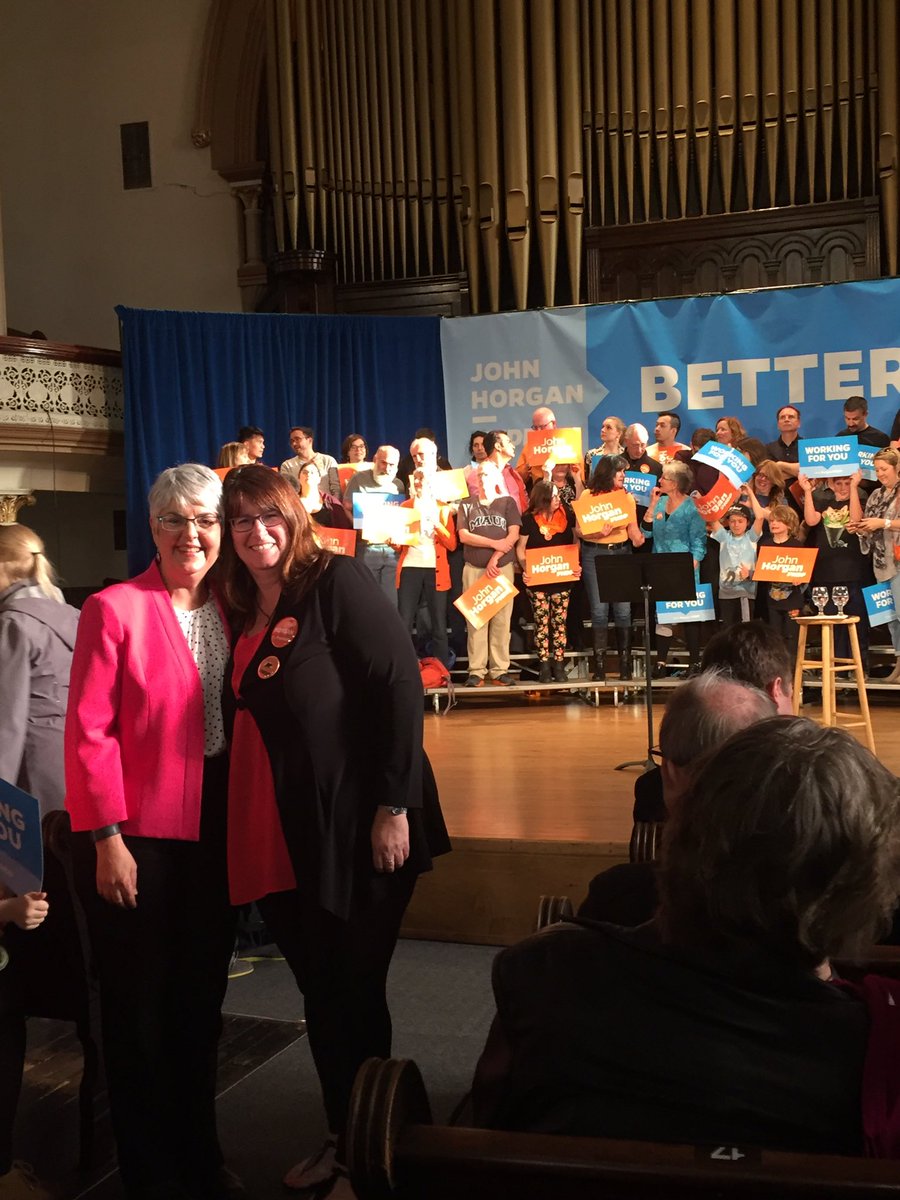 steph_smith303's tweet image. A true #femtor! @carolejames @bcndp @bcgeu #bcpoli #BetterBC