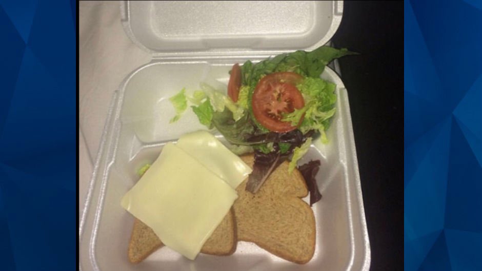 the sad bread and cheese photo from fyre festival