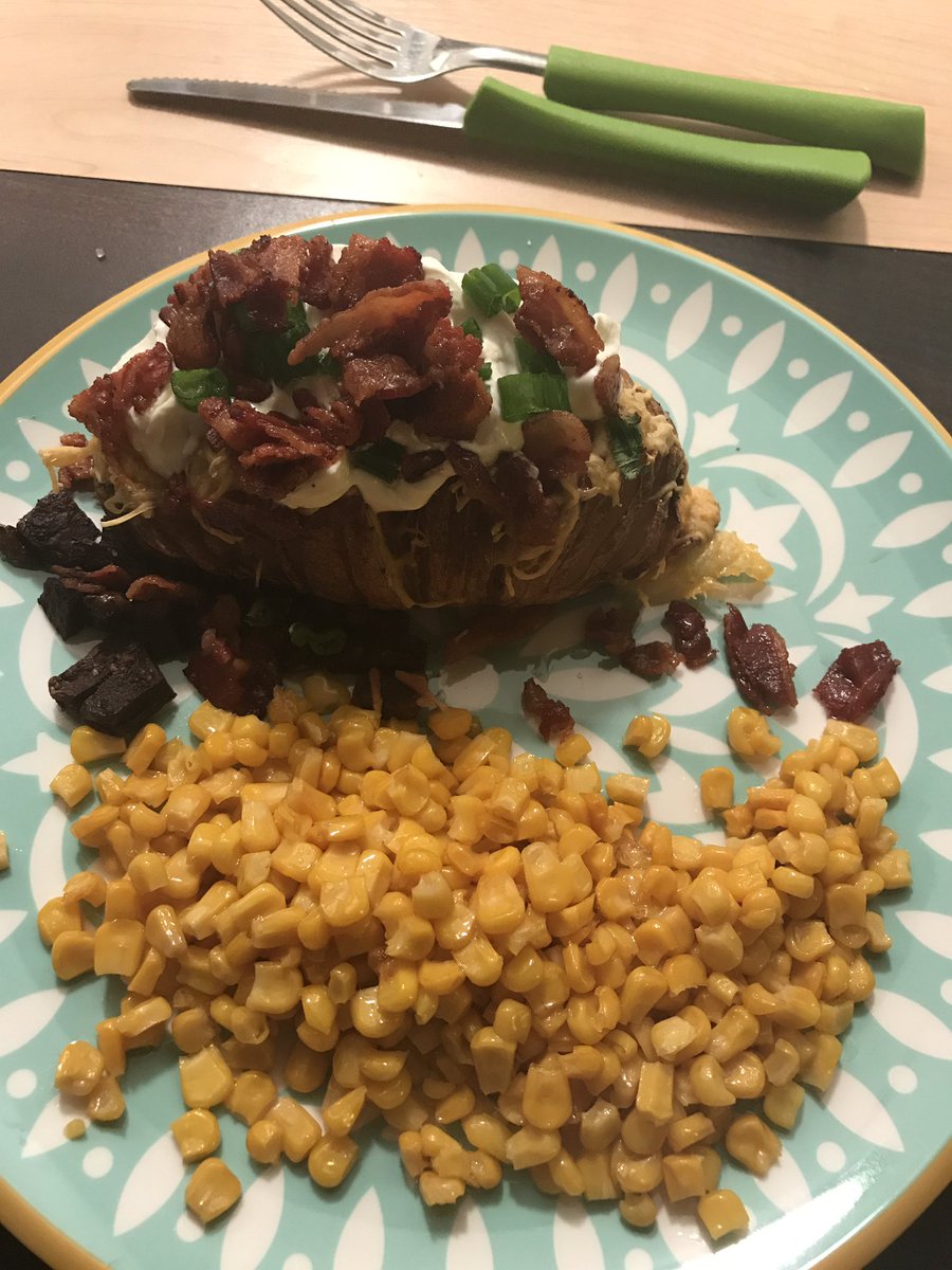 mareeece's tweet image. Hey @GordonRamsay made a delicious baked potato with some corn. What do you think?